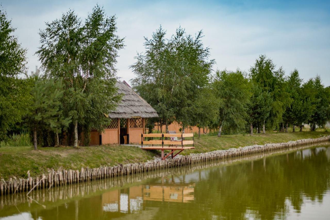 Tatarska Zagroda - Agroturystyka Dolina Baryczy Noclegi - Domek Jelonek Krosnice Екстериор снимка